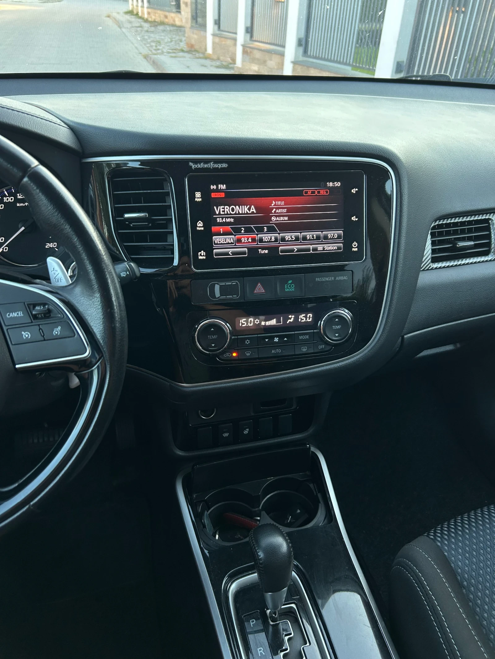 Mitsubishi Outlander 7 МЕСТНА , снимка 8 - Автомобили и джипове - 56134608