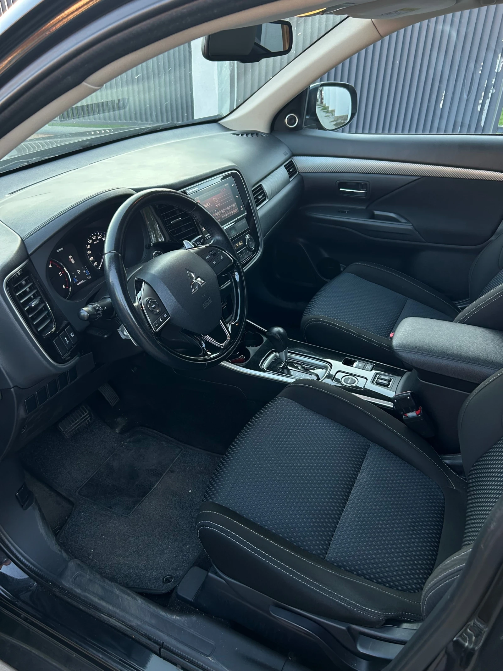 Mitsubishi Outlander 7 МЕСТНА , снимка 6 - Автомобили и джипове - 56134608