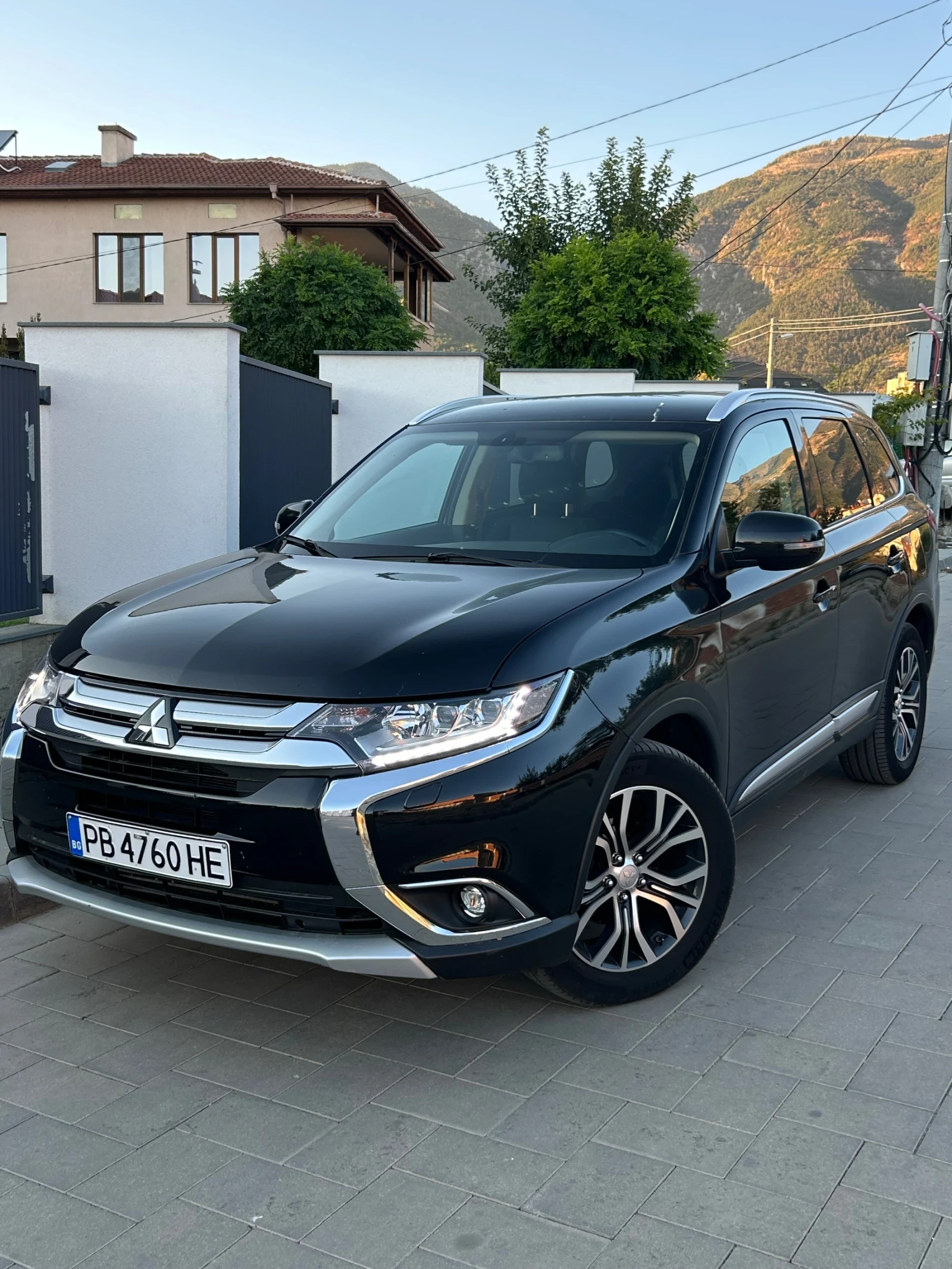 Mitsubishi Outlander 7 МЕСТНА 