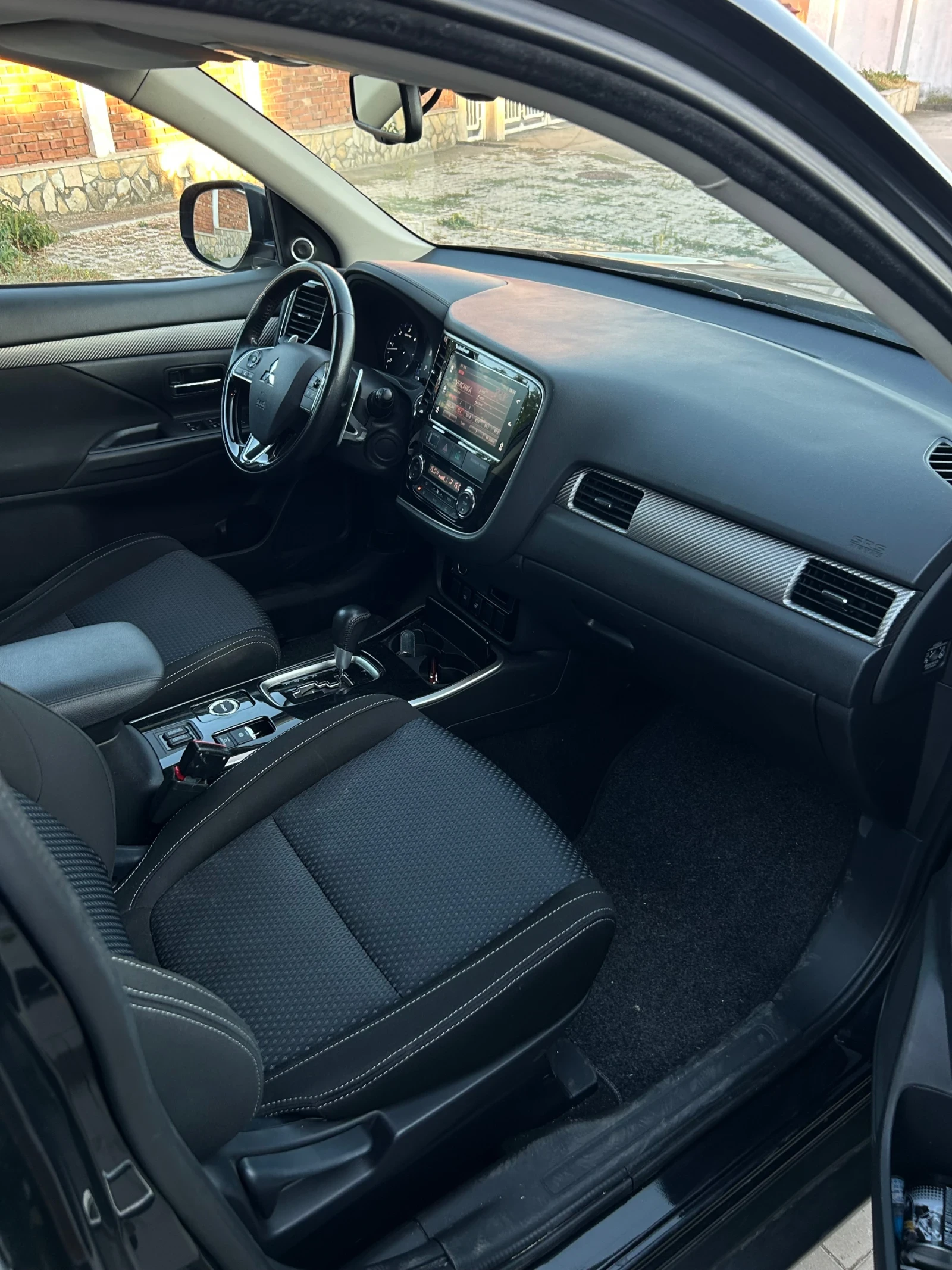 Mitsubishi Outlander 7 МЕСТНА , снимка 5 - Автомобили и джипове - 56134608