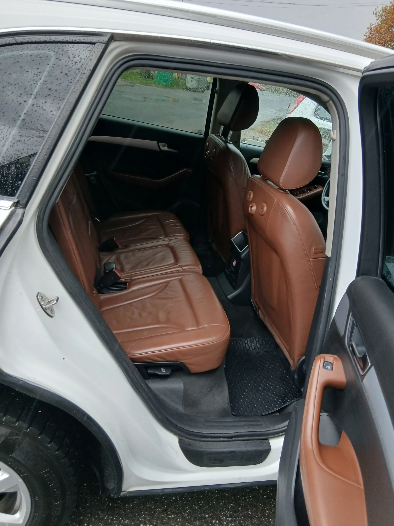 Audi Q5, снимка 4 - Автомобили и джипове - 56365174