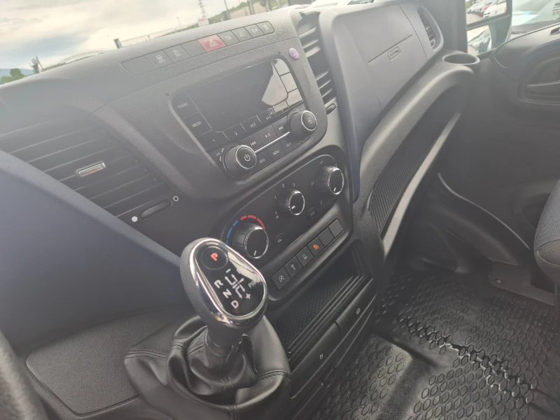 Iveco Daily 35-140, снимка 10 - Бусове и автобуси - 50279380