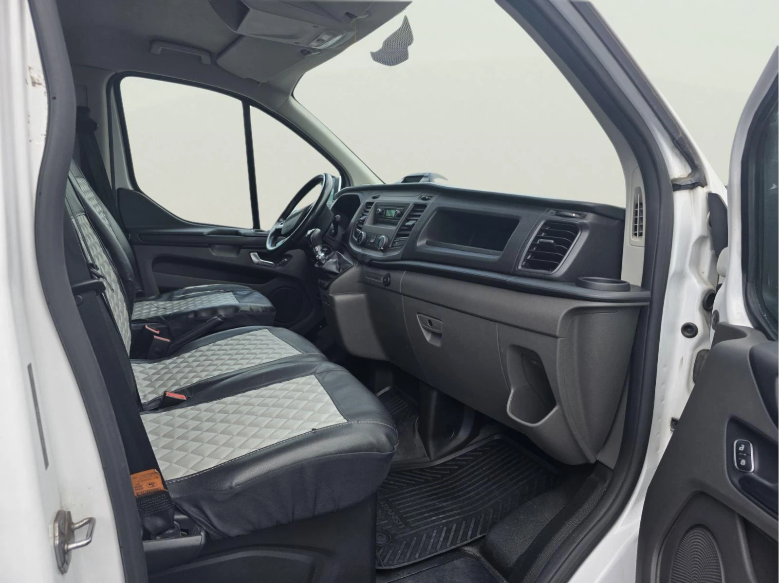 Ford Transit Custom 2.0 EcoBlue, снимка 9 - Бусове и автобуси - 54611406