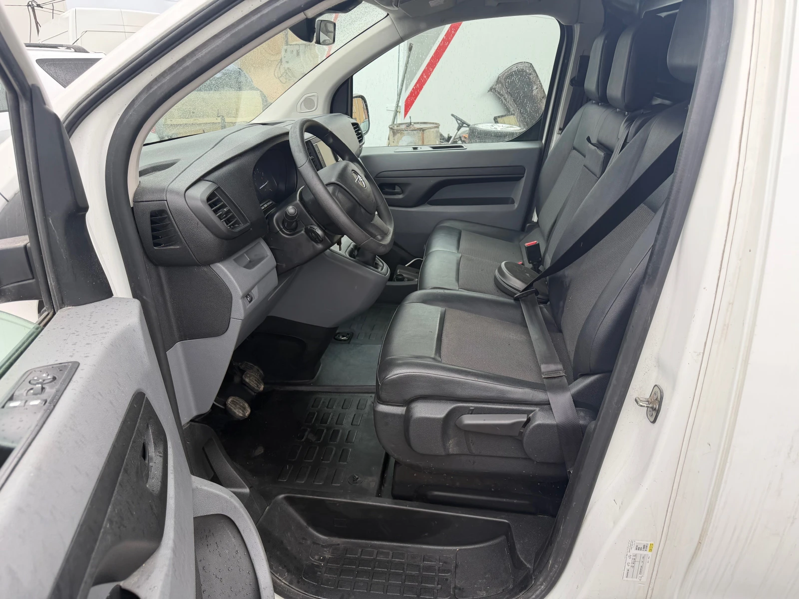 Opel Vivaro 2.0HDI, снимка 13 - Бусове и автобуси - 55125338