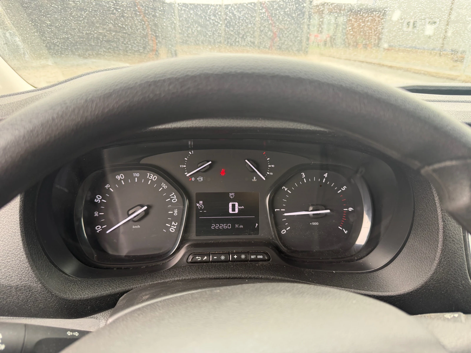 Opel Vivaro 2.0HDI, снимка 8 - Бусове и автобуси - 55125338