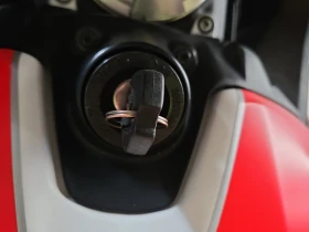 Ducati Panigale CARFAX* АВТОФИНАНСИРАНЕ* БЕЗ ПЪРВОНАЧАЛНА ВНОСКА* , снимка 8