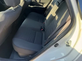 Toyota Auris 1.8 Hybrid Facelift, снимка 10