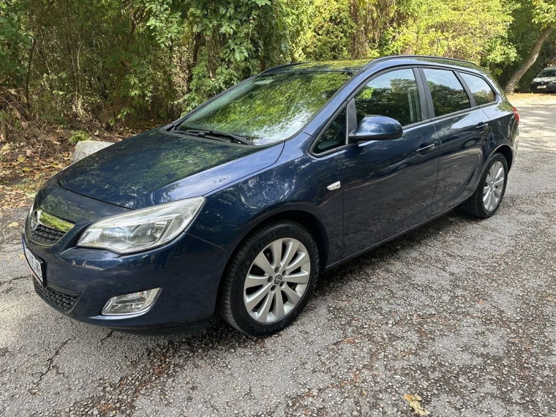 Opel Astra 1.4i Sports Tourer, снимка 1 - Автомобили и джипове - 47305469