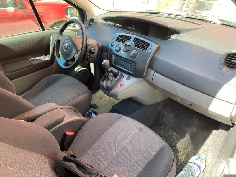 Renault Grand scenic 1.9 DCI, снимка 10 - Автомобили и джипове - 47540339