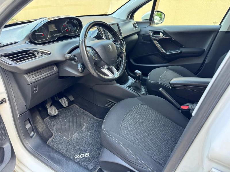 Peugeot 208 1.6HDI-LED-NAVI-KLIMA* , снимка 10 - Автомобили и джипове - 51652896