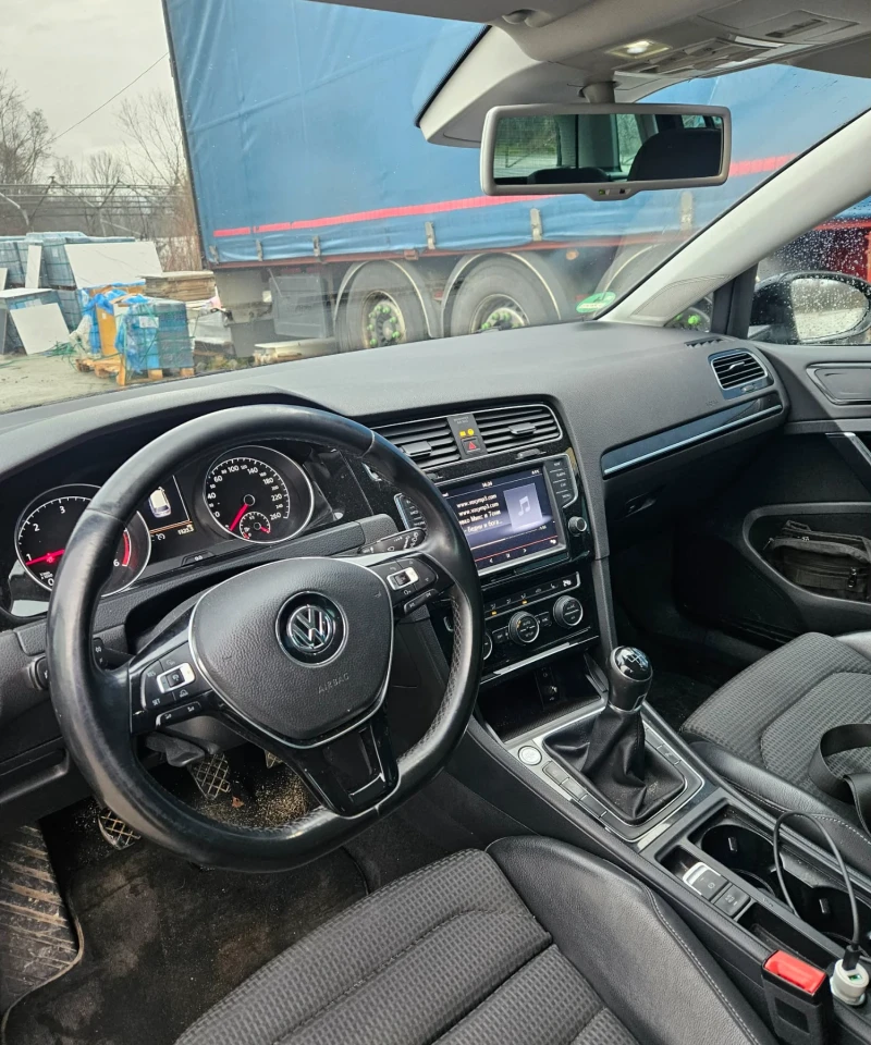 VW Golf, снимка 4 - Автомобили и джипове - 53025337