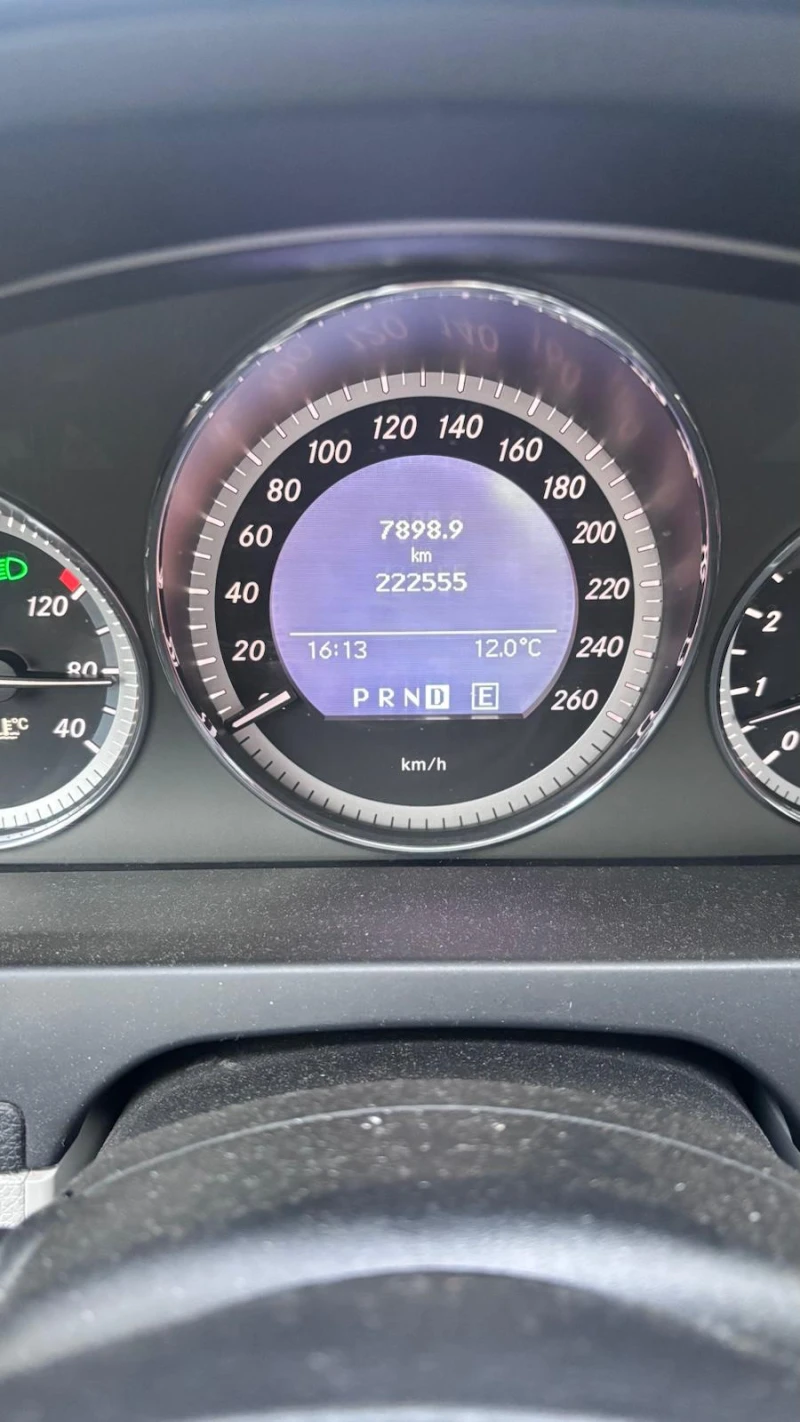 Mercedes-Benz C 200 CGI, снимка 11 - Автомобили и джипове - 53055035