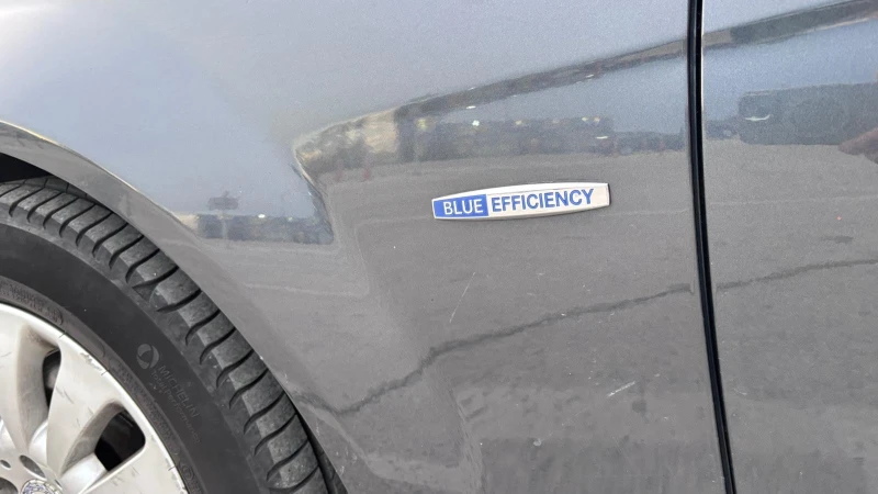 Mercedes-Benz C 200 CGI, снимка 13 - Автомобили и джипове - 53055035