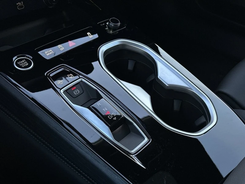 Audi A6 Progressiv TFSI quattro/НОВА/АВТОФИНЧАНСИРАНЕ, снимка 13 - Автомобили и джипове - 53510904