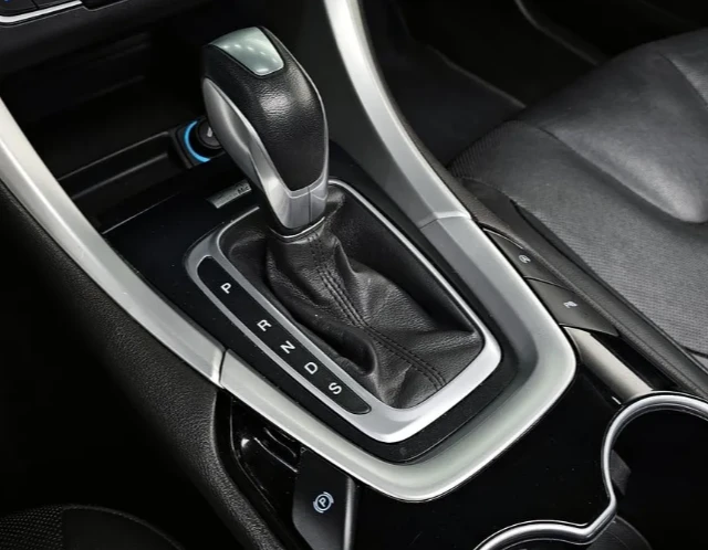 Ford Mondeo 2.0 TDCI - изображение 9