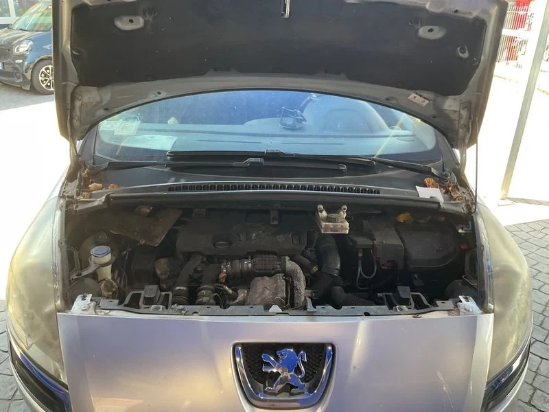 Peugeot 5008 1.6 HDi Premium, снимка 6 - Автомобили и джипове - 55467798