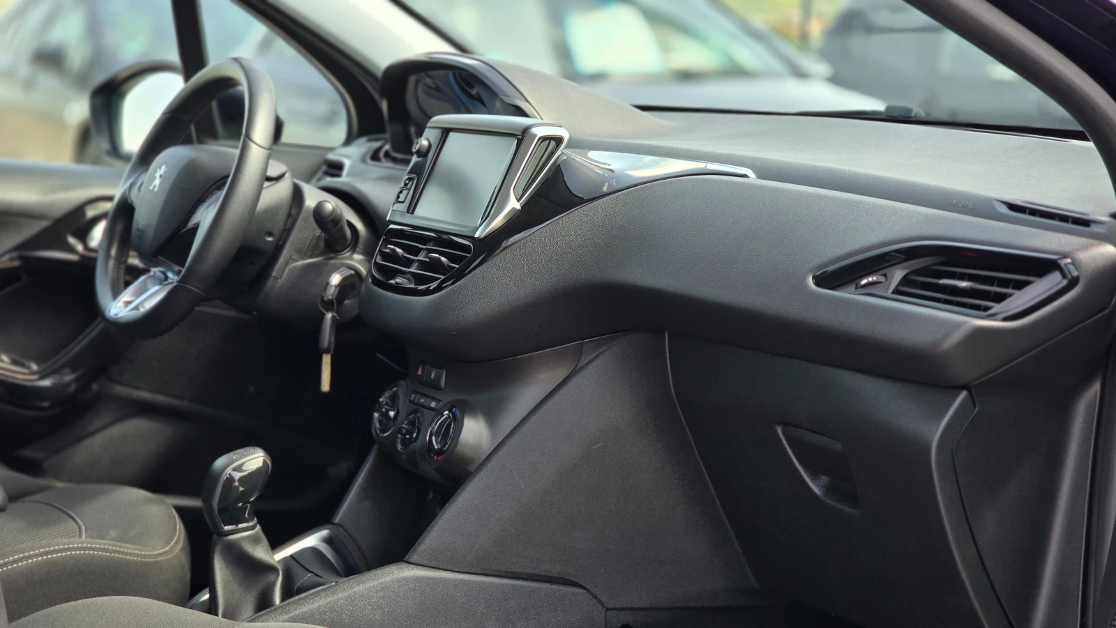 Peugeot 208 1.2i * Active*  - изображение 9