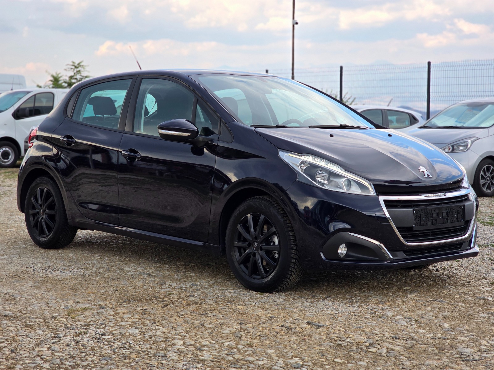 Peugeot 208 1.2i * Active*  - изображение 2