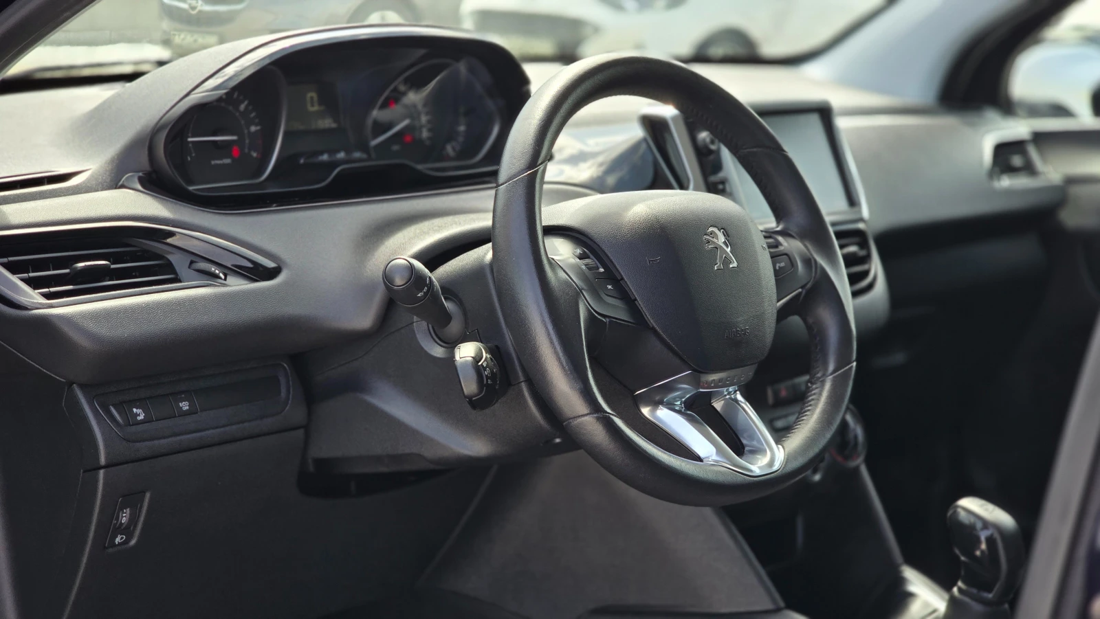 Peugeot 208 1.2i * Active*  - изображение 7