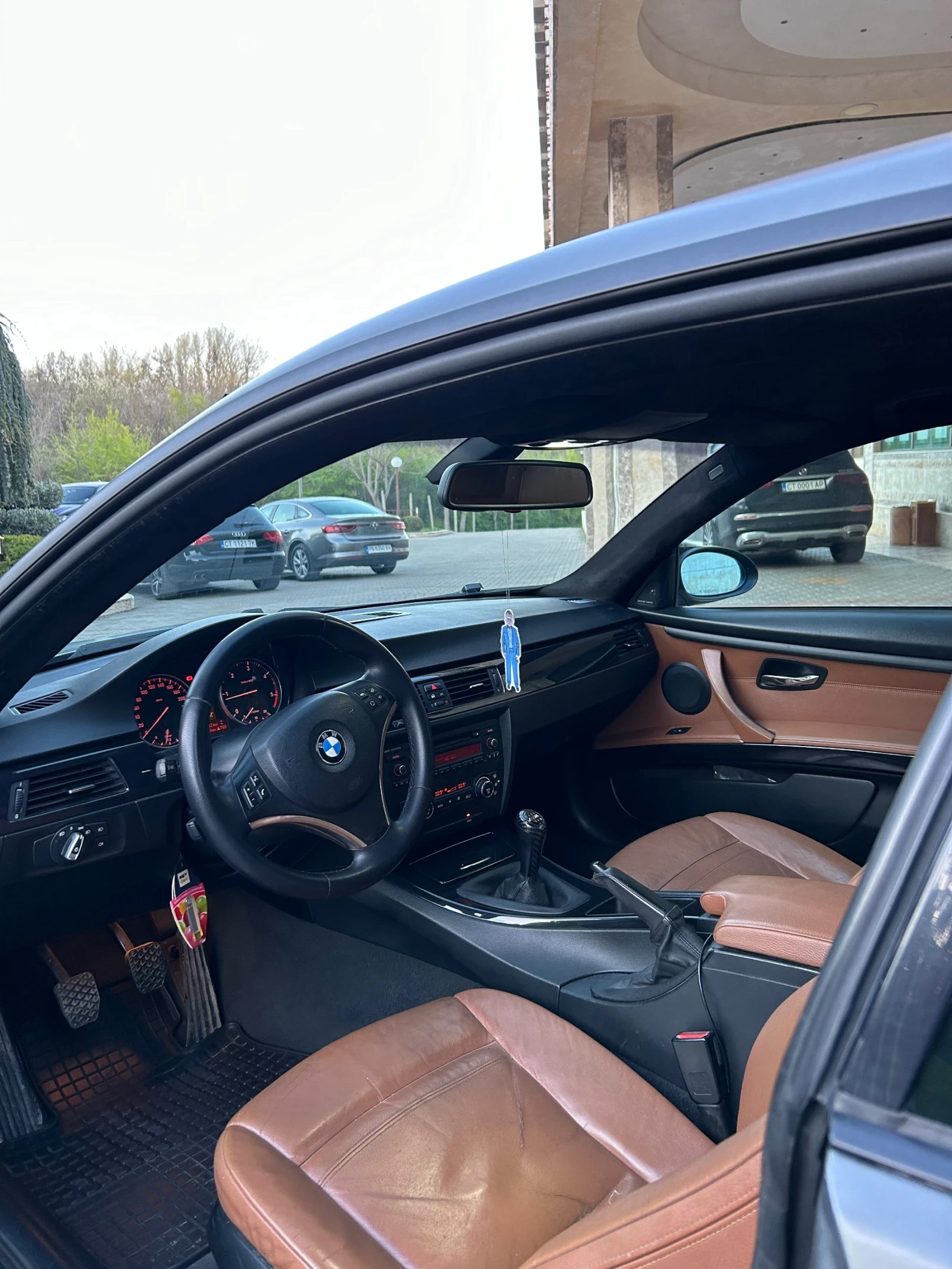 BMW 320  - изображение 9