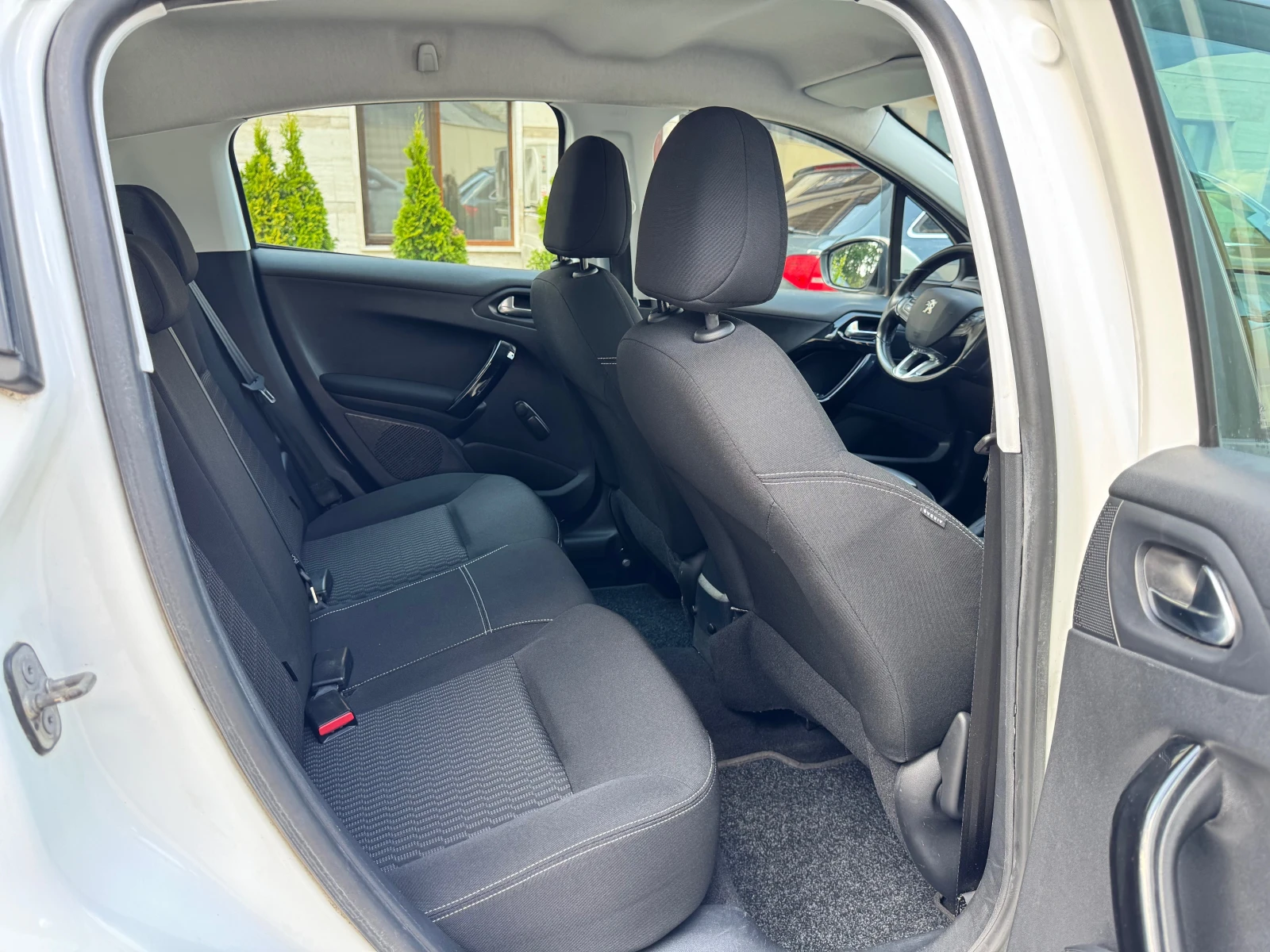 Peugeot 208 1.6HDI-LED-NAVI-KLIMA*  | Mobile.bg — изображение 13