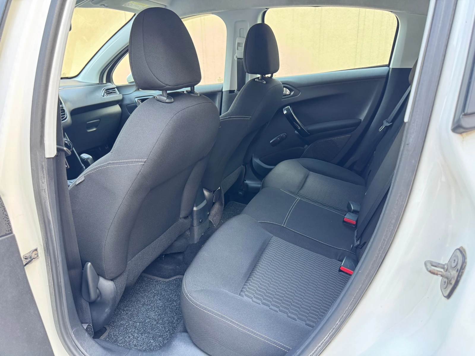 Peugeot 208 1.6HDI-LED-NAVI-KLIMA*  | Mobile.bg — изображение 12