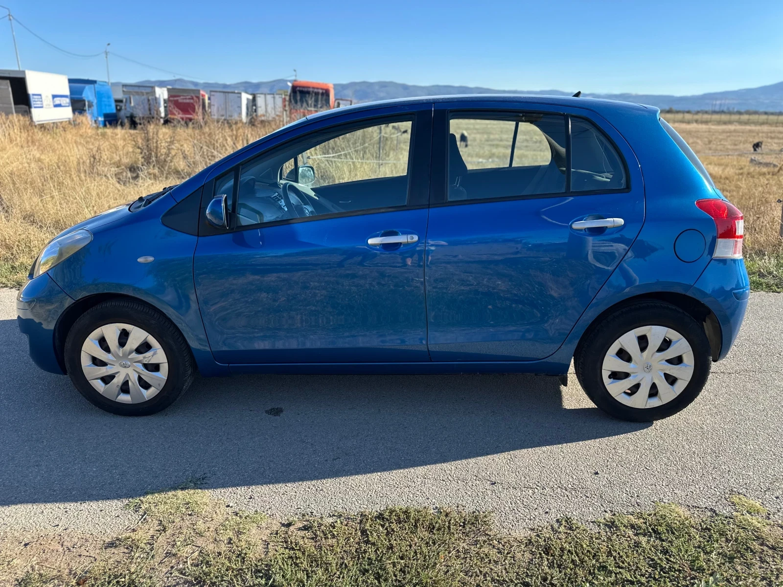Toyota Yaris 1.3 бензин VVTi Автоматик - изображение 5