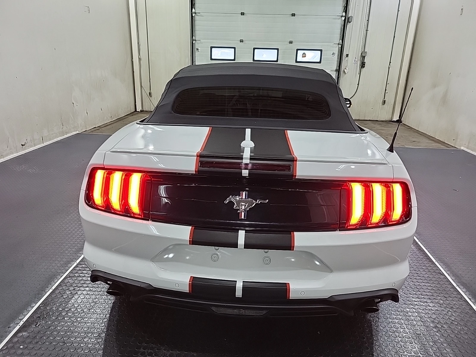 Ford Mustang * CARFAX * БЕЗ ПЪРВОНАЧАЛНА ВНОСКА | Mobile.bg — изображение 5