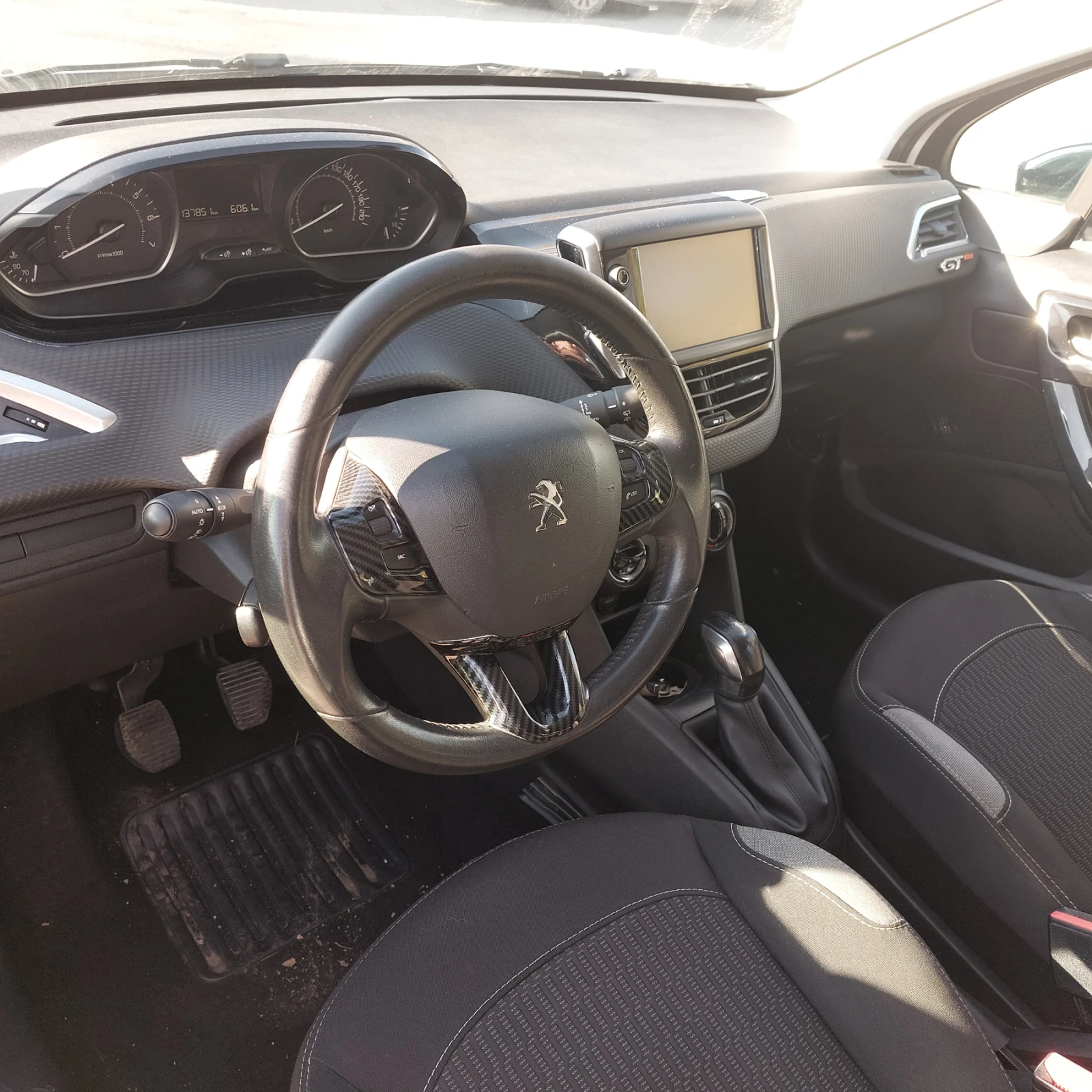 Peugeot 208 1.2 | Mobile.bg   12