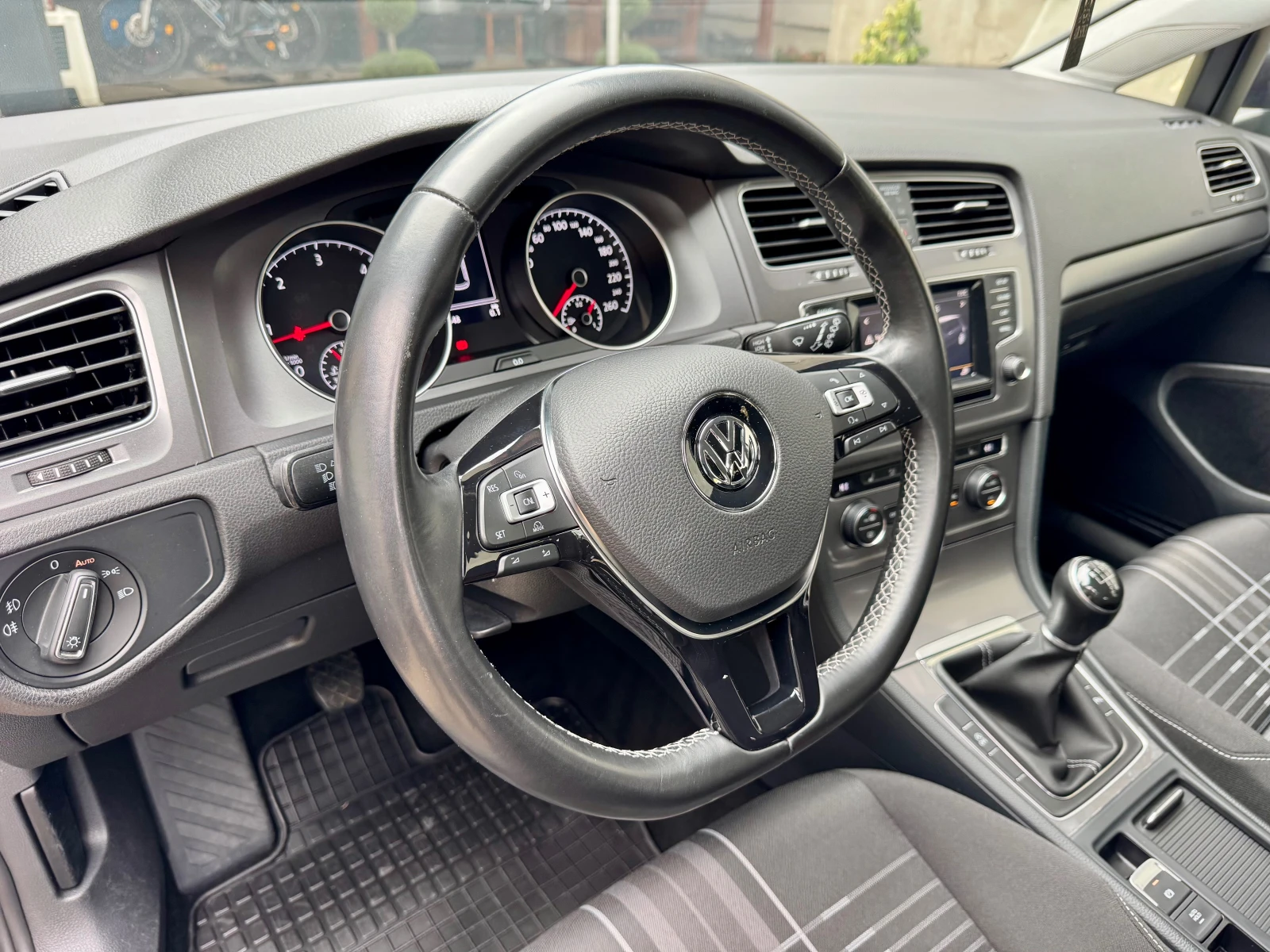 VW Golf 1.6TDi-LOUNGE | Mobile.bg � ����������� 11