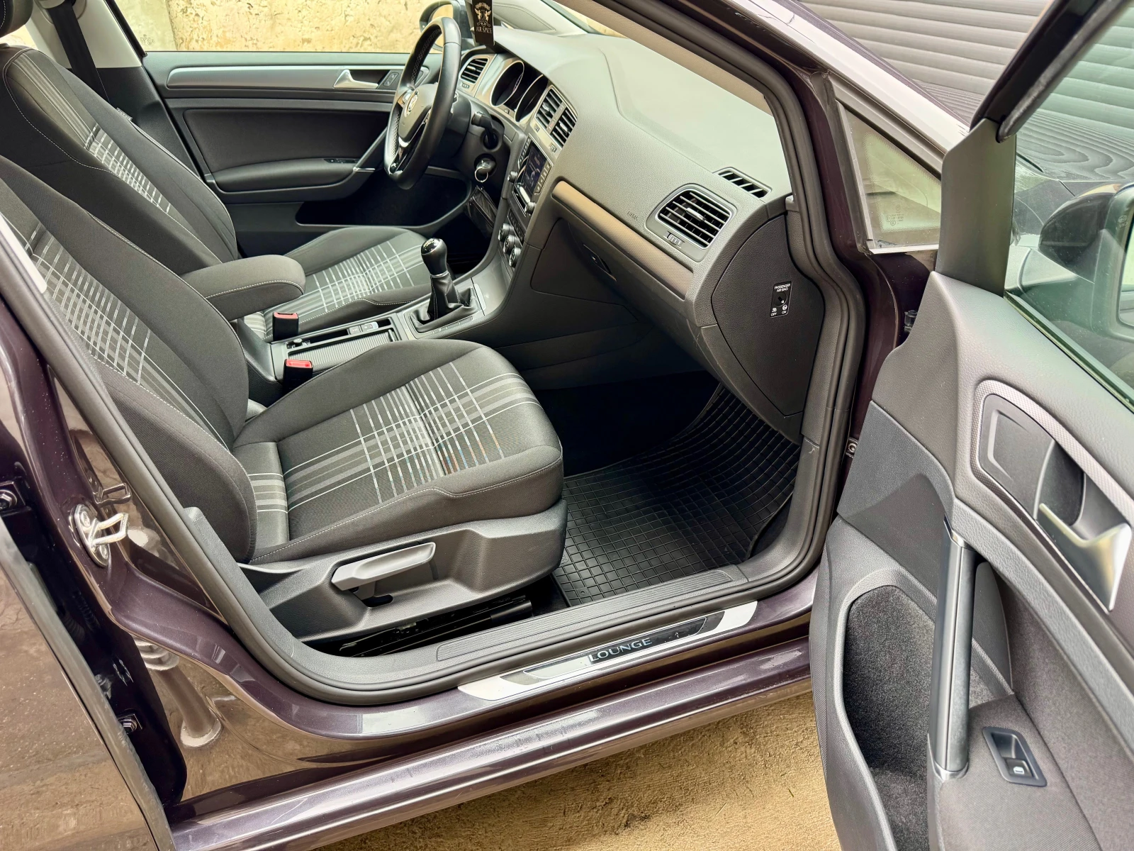 VW Golf 1.6TDi-LOUNGE - изображение 8