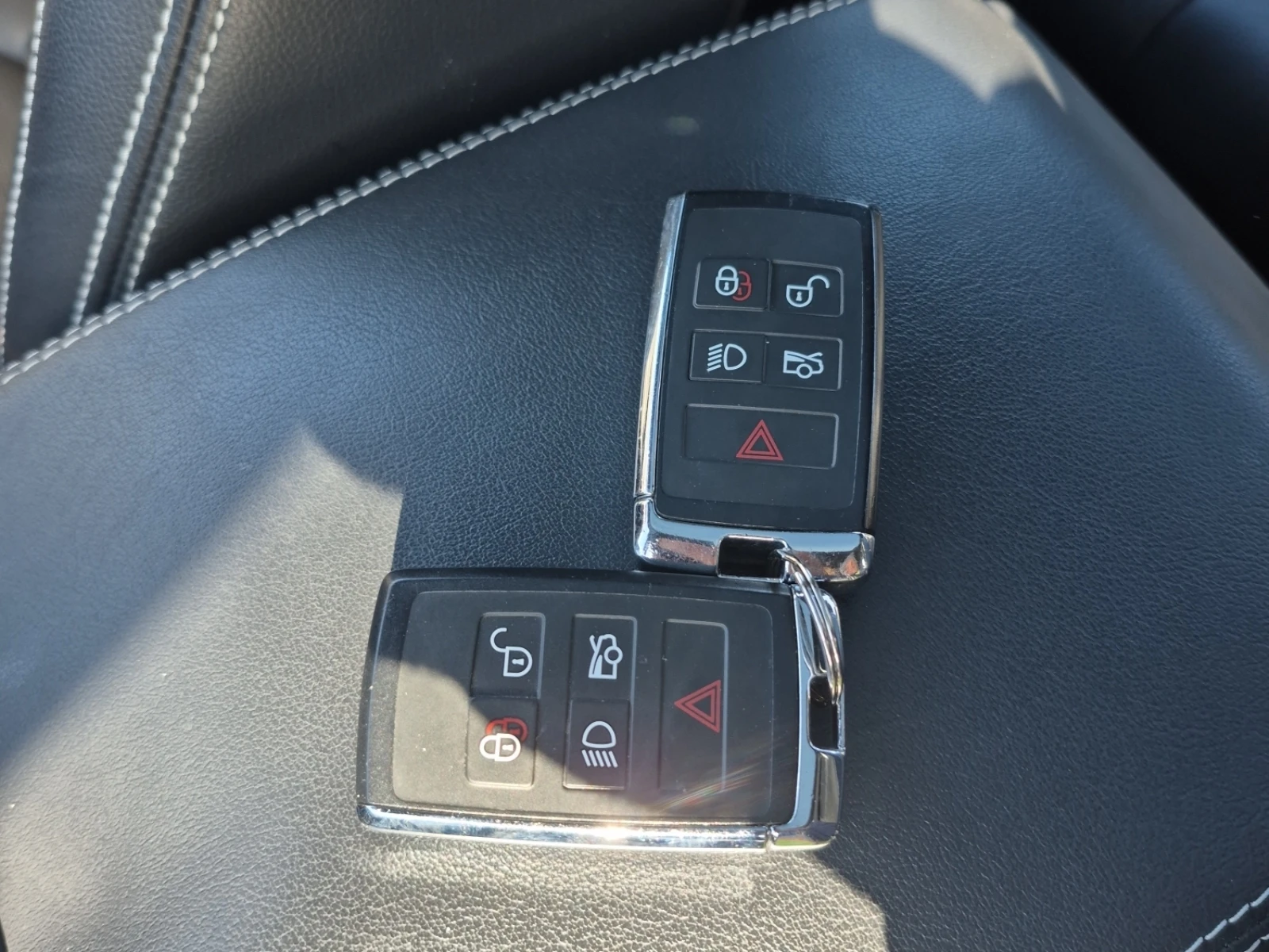 Jaguar XE R-Dynamic SE P300 AWD - изображение 7