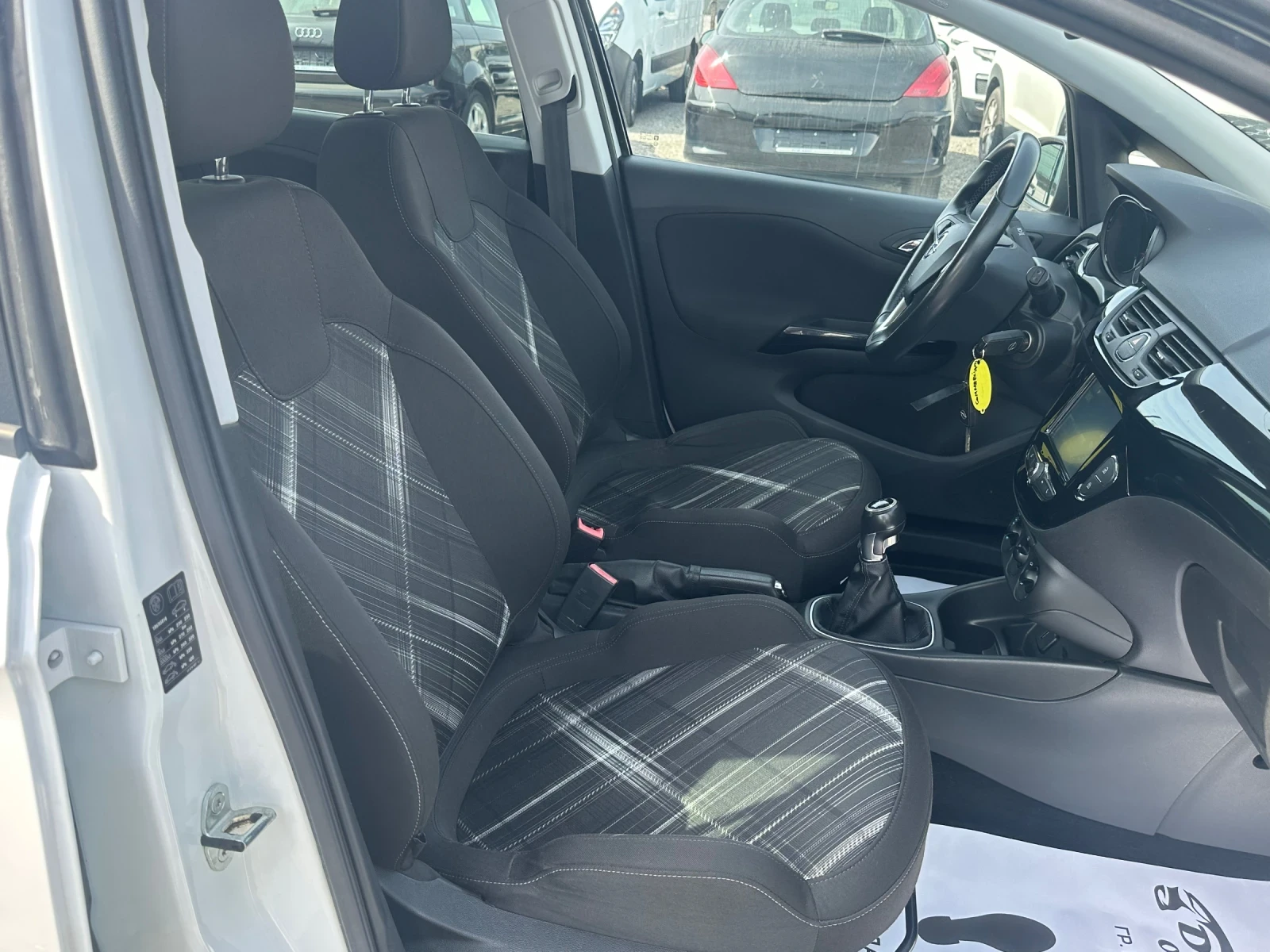 Opel Corsa 1.3CDTI-75к.с-БЯЛА ПЕРЛА-LED-CAR PLAY, снимка 16 - Автомобили и джипове - 53817331