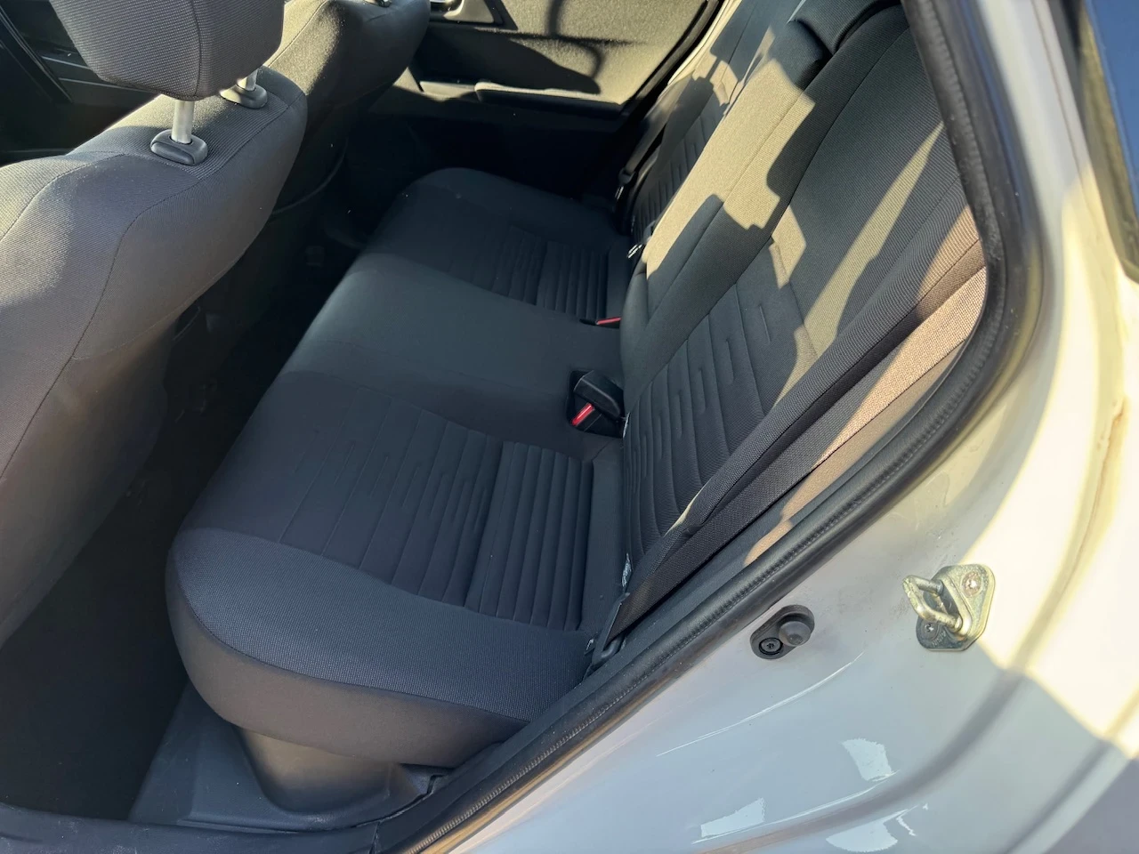 Toyota Auris 1.8 Hybrid Facelift, снимка 10 - Автомобили и джипове - 53865888