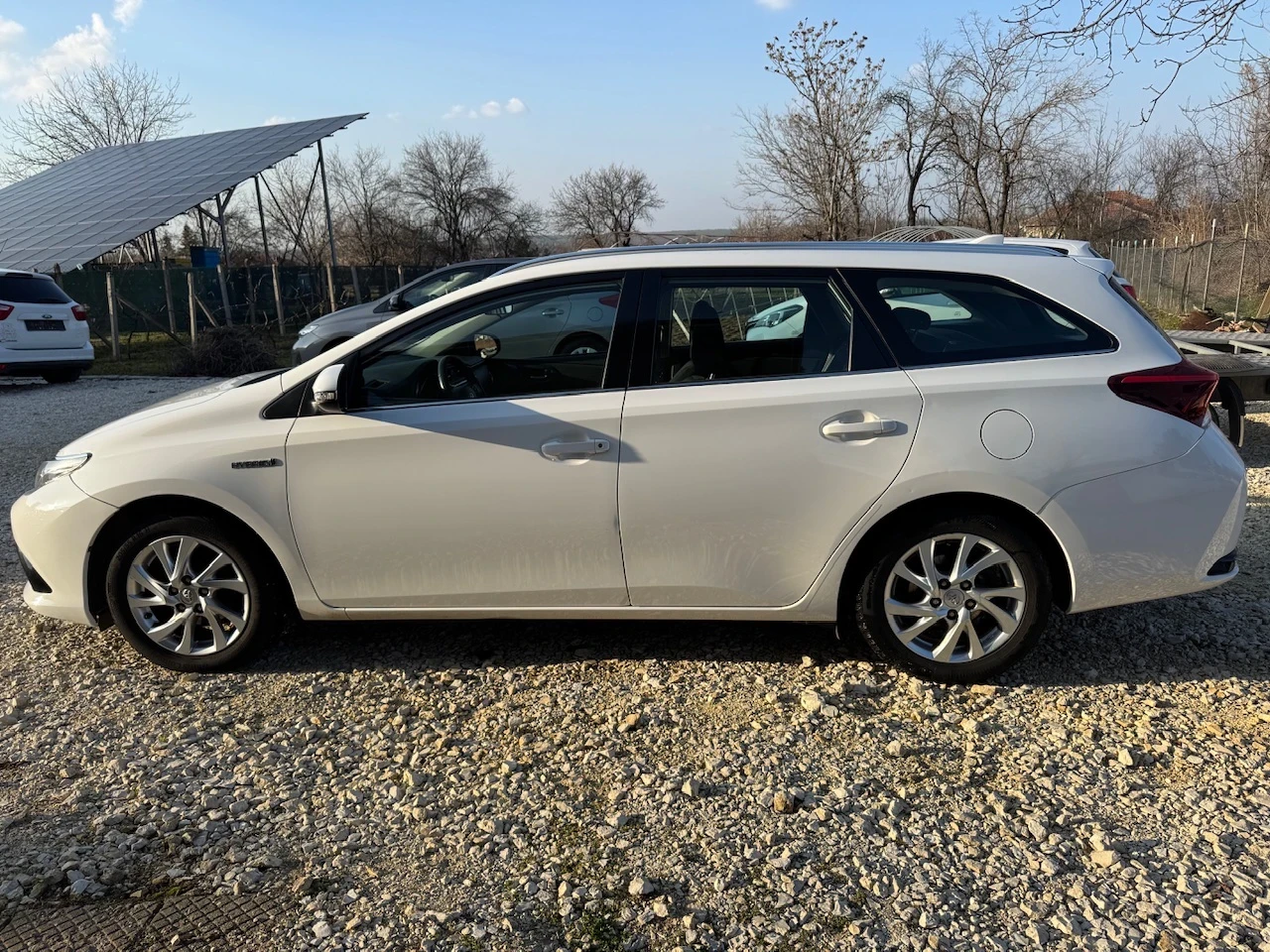 Toyota Auris 1.8 Hybrid Facelift, снимка 2 - Автомобили и джипове - 53865888