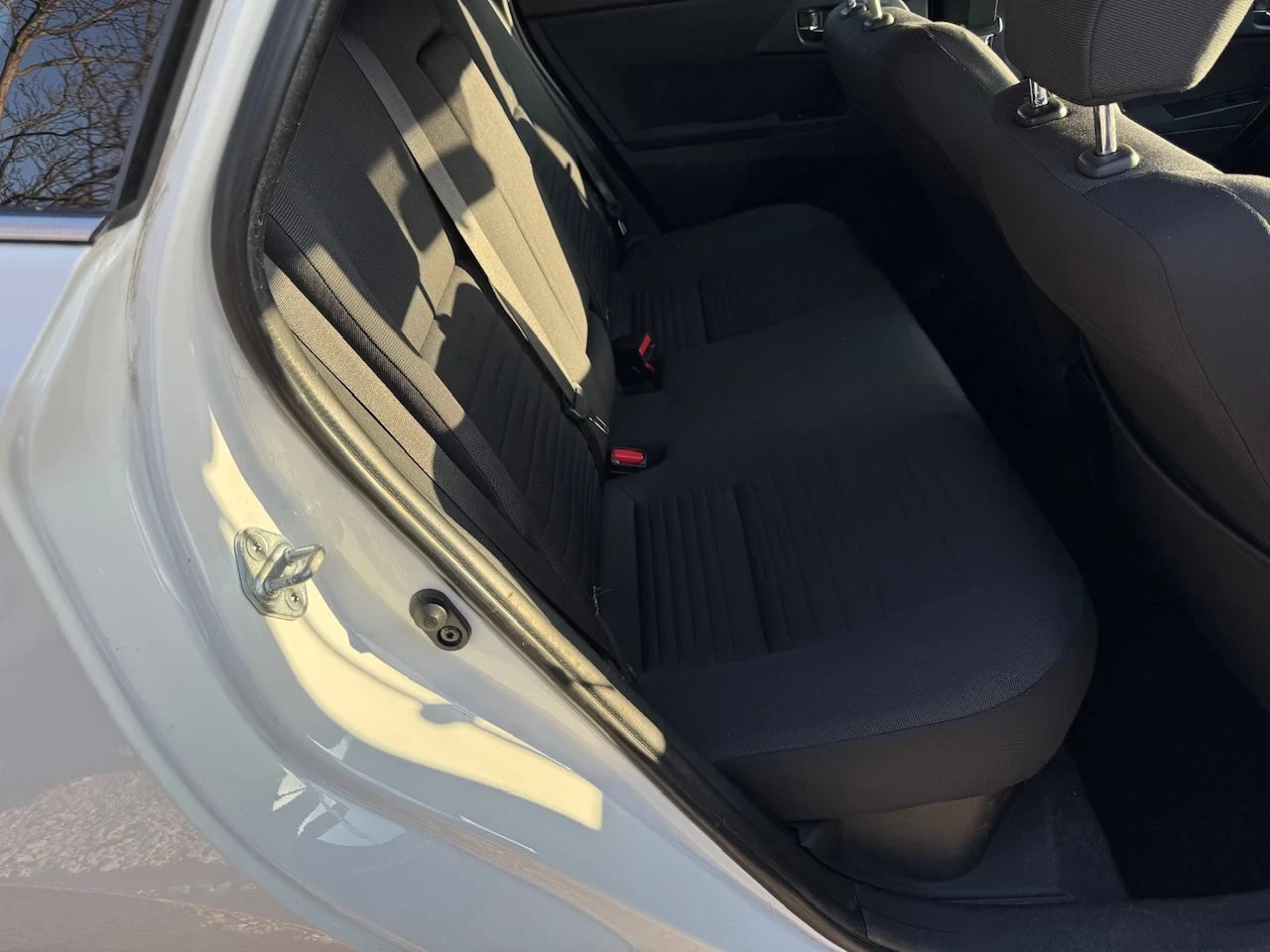 Toyota Auris 1.8 Hybrid Facelift, снимка 12 - Автомобили и джипове - 53865888