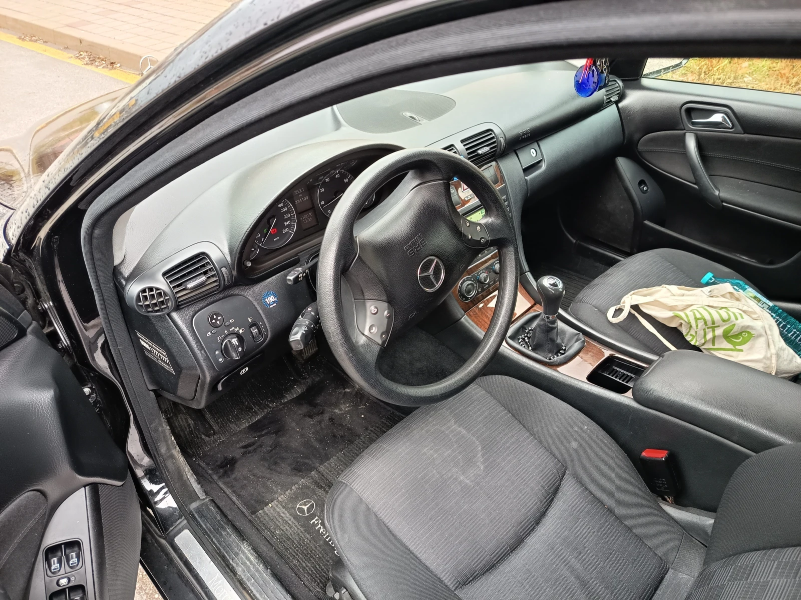 Mercedes-Benz C 180 Kompressor, снимка 5 - Автомобили и джипове - 54096944