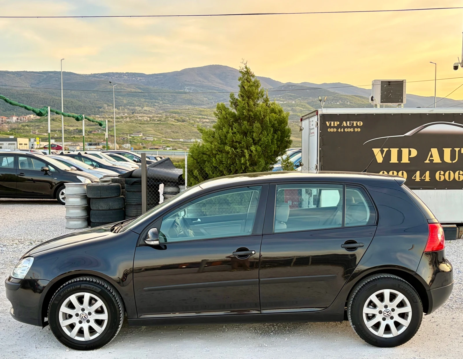 VW Golf 1.6i HIGHLINE 111000км РЕАЛНИ !!!, снимка 6 - Автомобили и джипове - 54232150