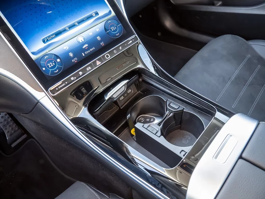 Mercedes-Benz C 300 e / AMG / PLUG-IN / CAMERA/ MEMORY/ LED/, снимка 10 - Автомобили и джипове - 54736750
