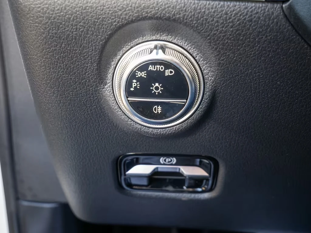 Mercedes-Benz C 300 e / AMG / PLUG-IN / CAMERA/ MEMORY/ LED/, снимка 7 - Автомобили и джипове - 54736750