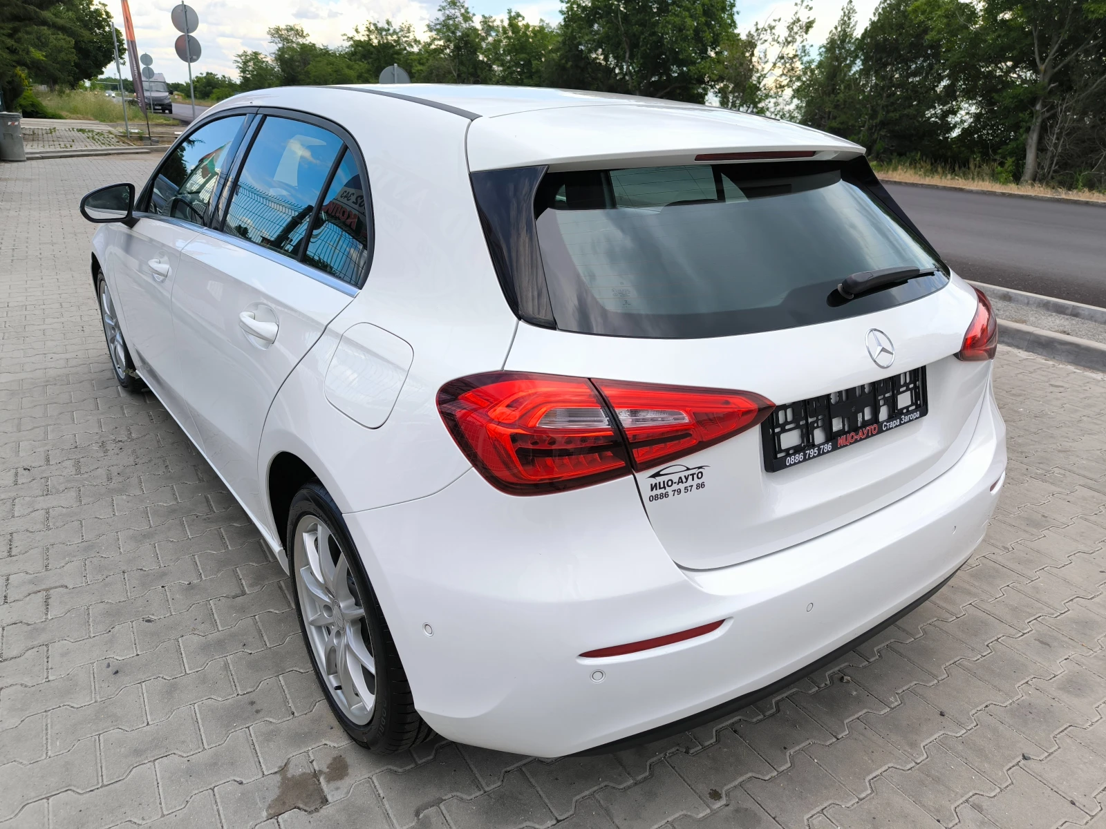 Mercedes-Benz A 180 АВТОМАТ, НАВИ, LED, FACELiFT, 91000km.ЕВРО 6С!, снимка 4 - Автомобили и джипове - 54810327