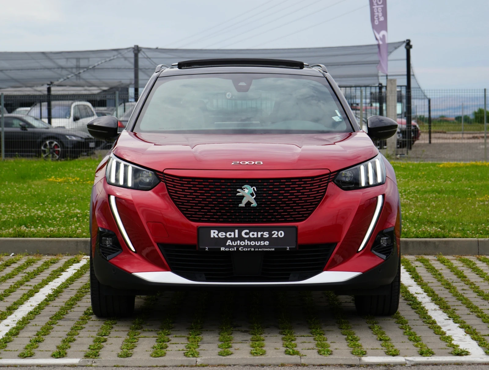 Peugeot 2008 E* GT-LINE* PANO* CCS * CAM* KEYLESS* DISTR* CARP, снимка 2 - Автомобили и джипове - 55207378