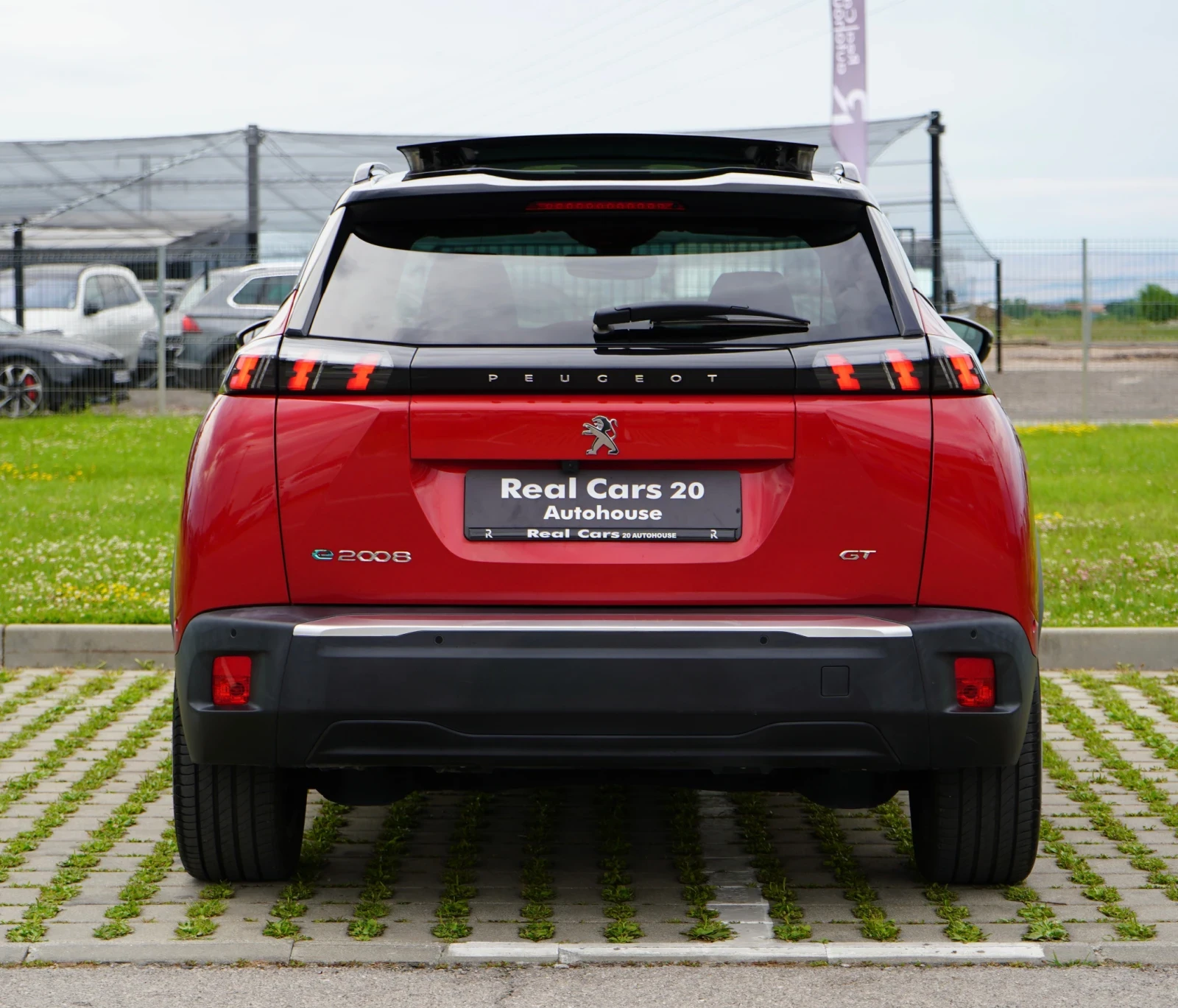 Peugeot 2008 E* GT-LINE* PANO* CCS * CAM* KEYLESS* DISTR* CARP, снимка 5 - Автомобили и джипове - 55207378