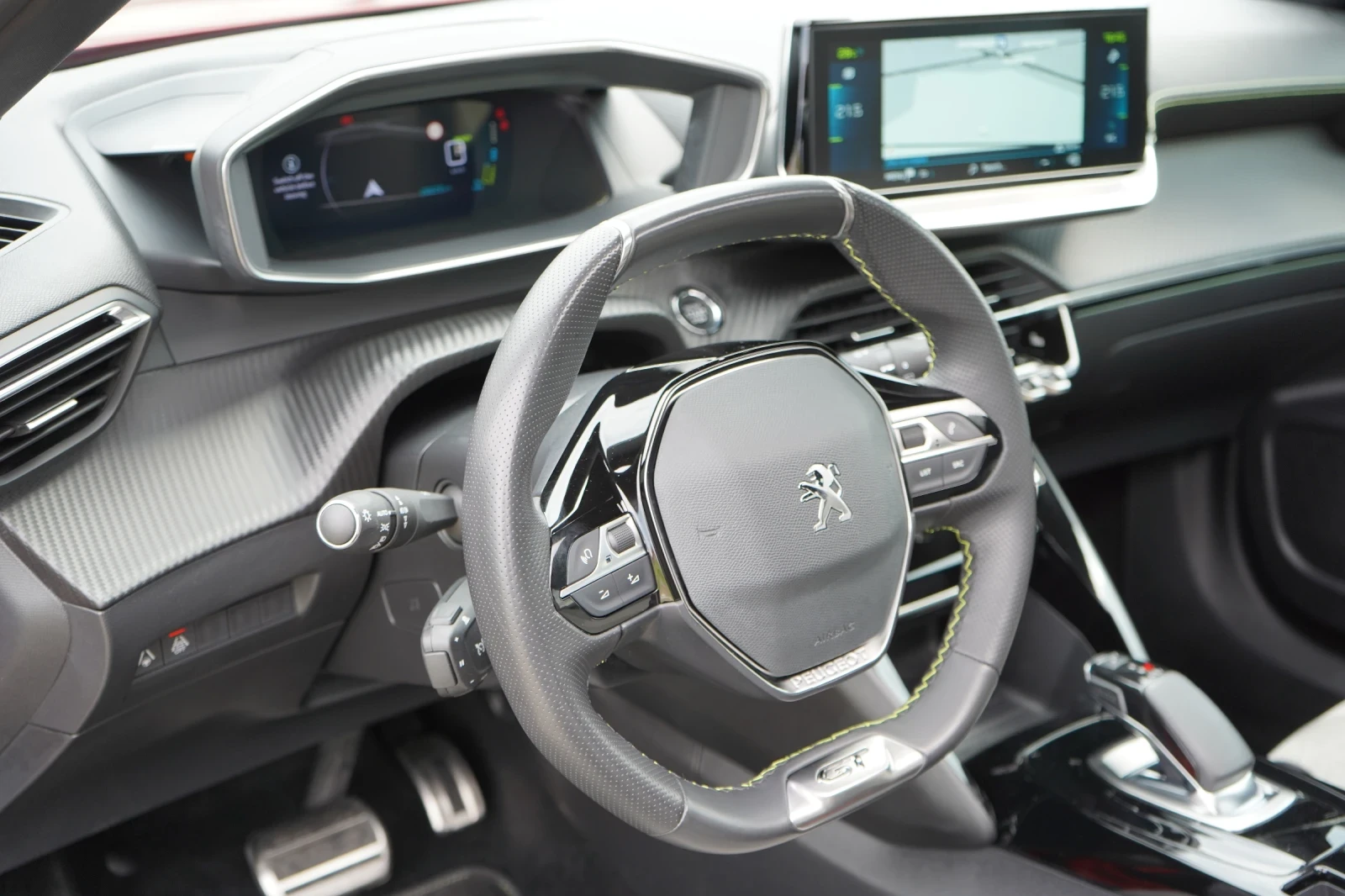 Peugeot 2008 E* GT-LINE* PANO* CCS * CAM* KEYLESS* DISTR* CARP, снимка 9 - Автомобили и джипове - 55207378