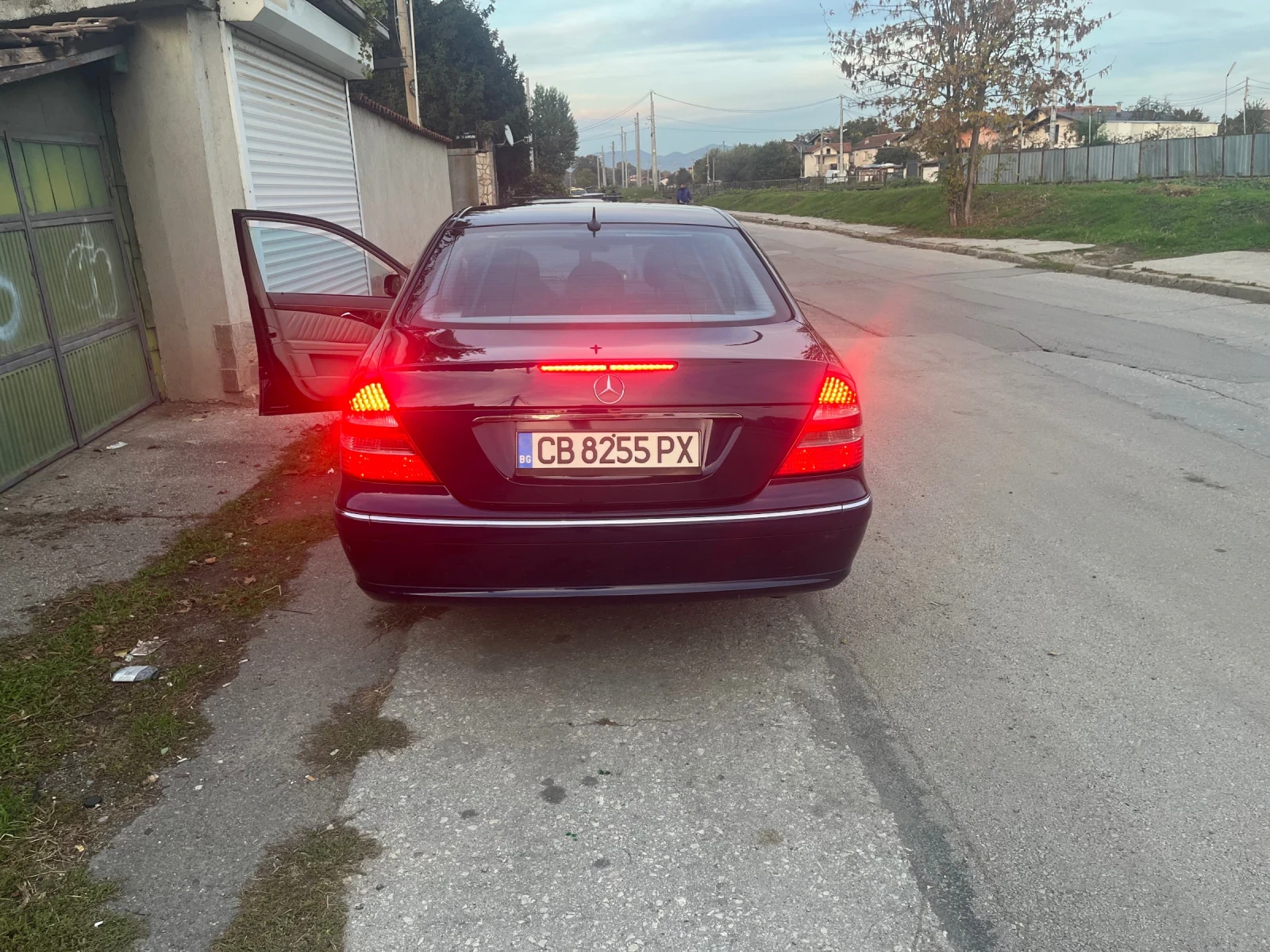 Mercedes-Benz E 320, снимка 4 - Автомобили и джипове - 55419072
