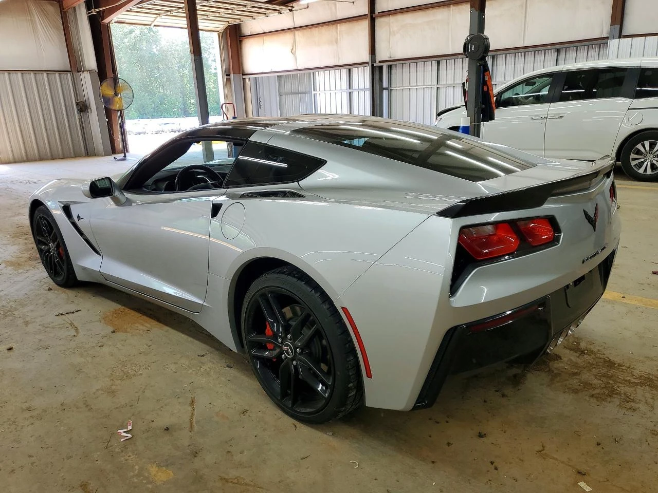 Chevrolet Corvette STINGRAY* 2LT* 6.2* КОЖА* ПОДГРЕВ* NAVI* LDE* , снимка 2 - Автомобили и джипове - 55431795