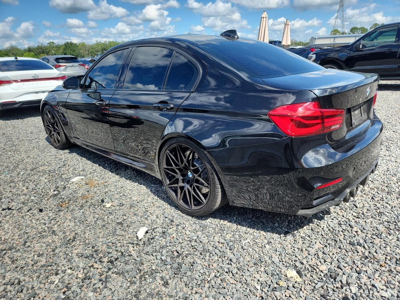 BMW M3 DCT* HARMAN KARDON* CARBON* КОЖА* ПОДГРЕВ* КАМЕРА*, снимка 2 - Автомобили и джипове - 55642407