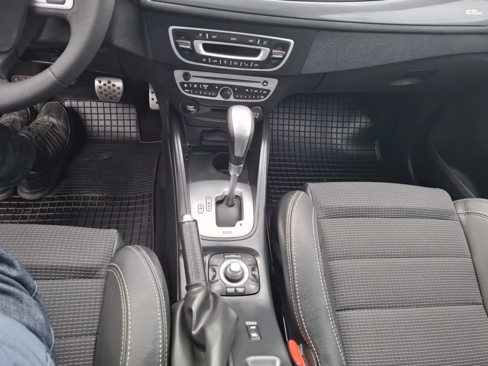 Renault Megane 1.5. -  110kc, снимка 17 - Автомобили и джипове - 55969251