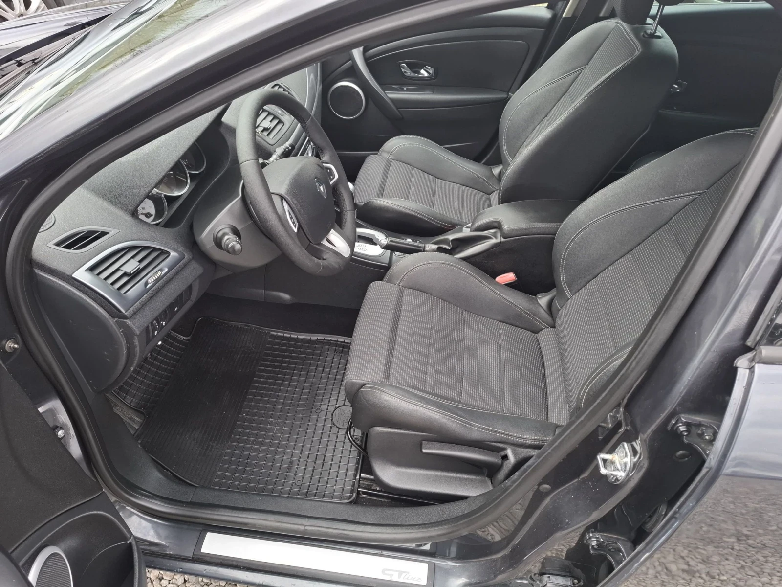 Renault Megane 1.5. -  110kc, снимка 8 - Автомобили и джипове - 55969251