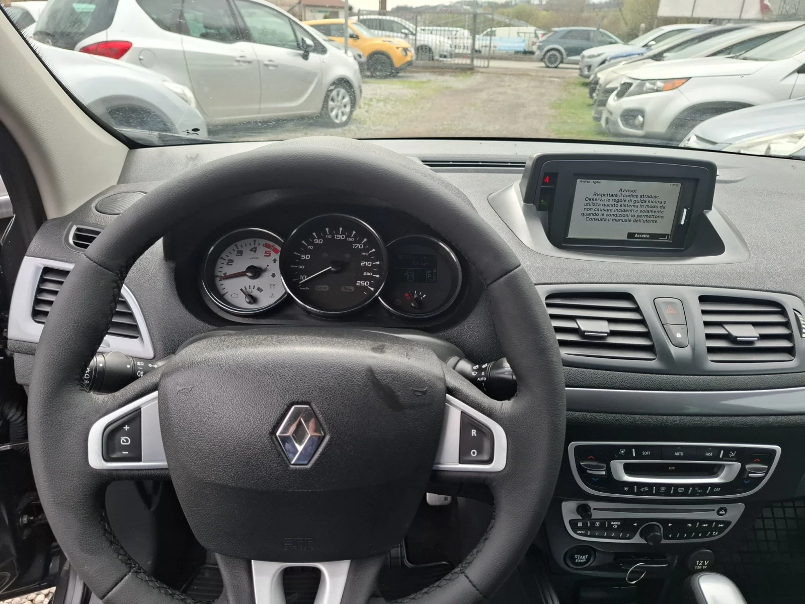 Renault Megane 1.5. -  110kc, снимка 14 - Автомобили и джипове - 55969251